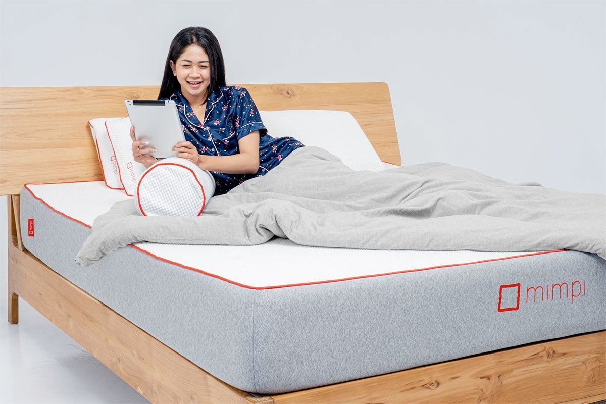 Bantal mimpi bolster